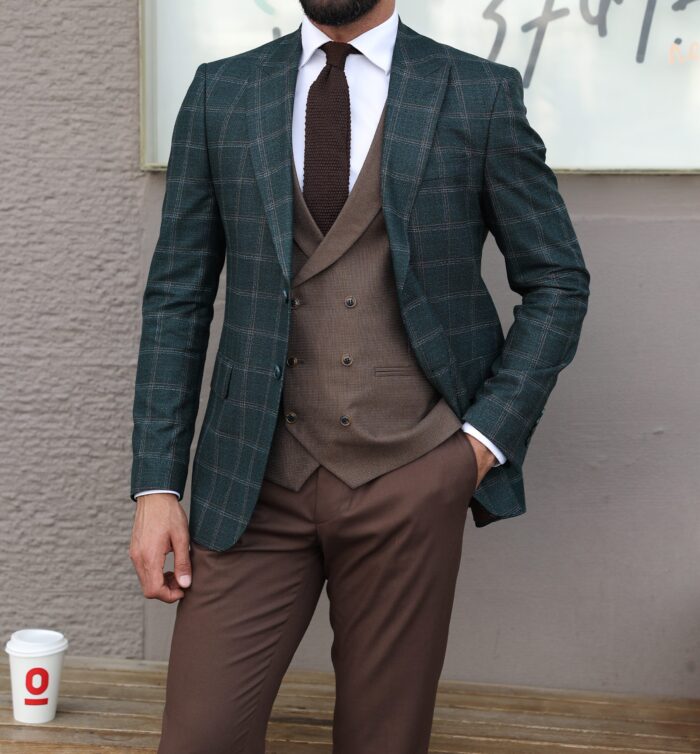 Becontree <p>Slim fit mixed combined men’s three piece suit</p>

