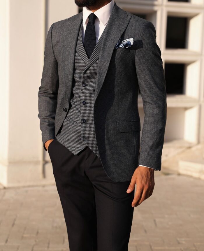 Curzon Street <p>Slim fit Birdseye dark grey grey mixed suit with houndstooth waistcoat</p>
