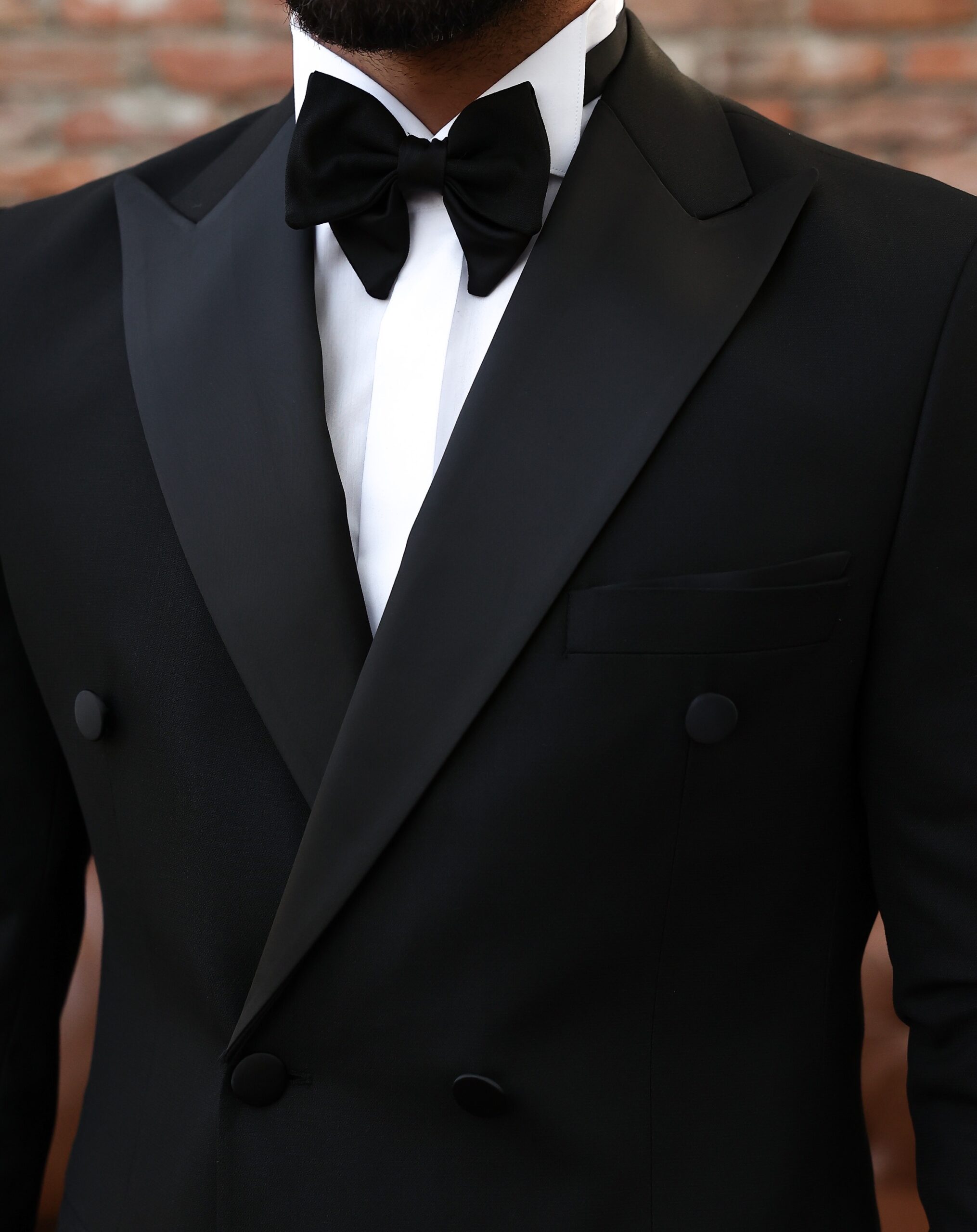 Variations on the Double-Breasted Jacket: Buttons, Wrap and Lapel Width –  Bond Suits