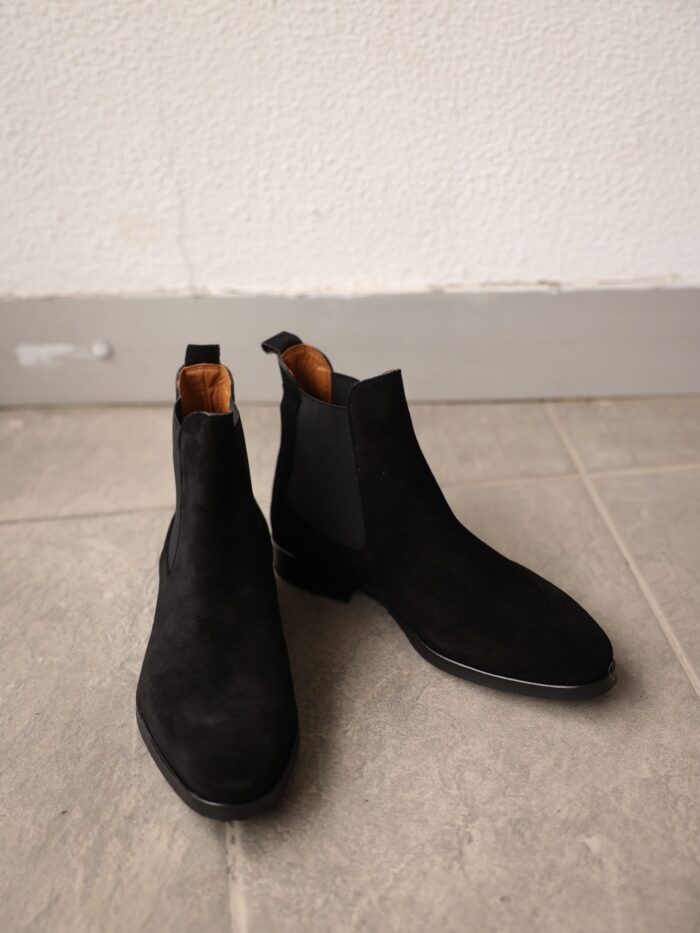 Amsterdam Men's all black calf suede Chelsea boots
