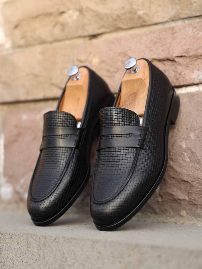 Riga Men's all black calf leather loafers