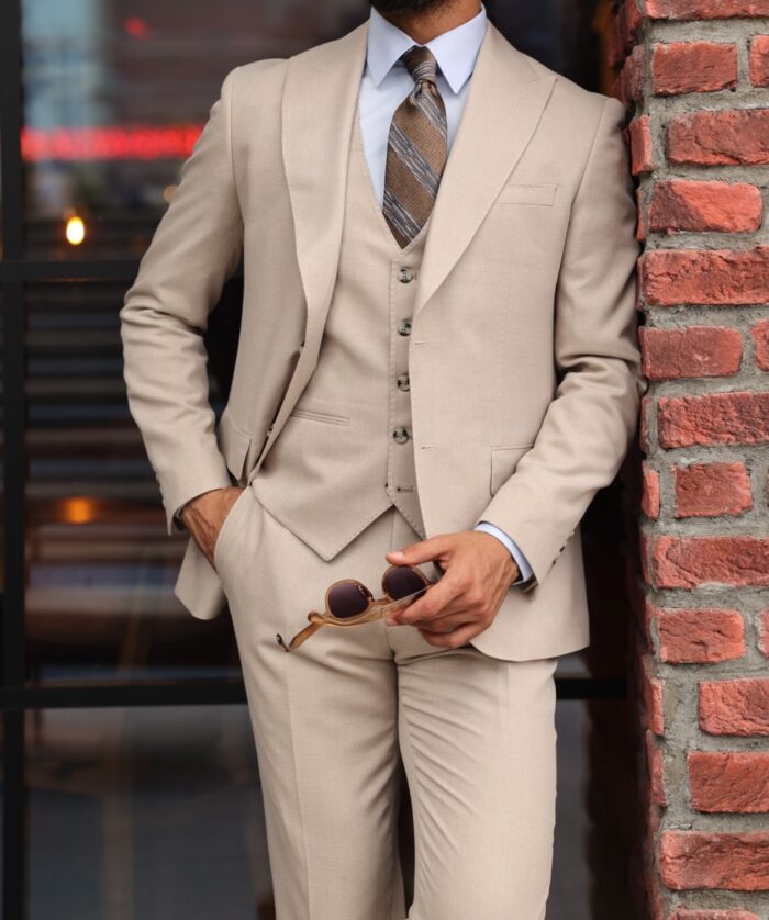Usk Terrace Tailored slim fit ecru men's three piece suit with peak lapels