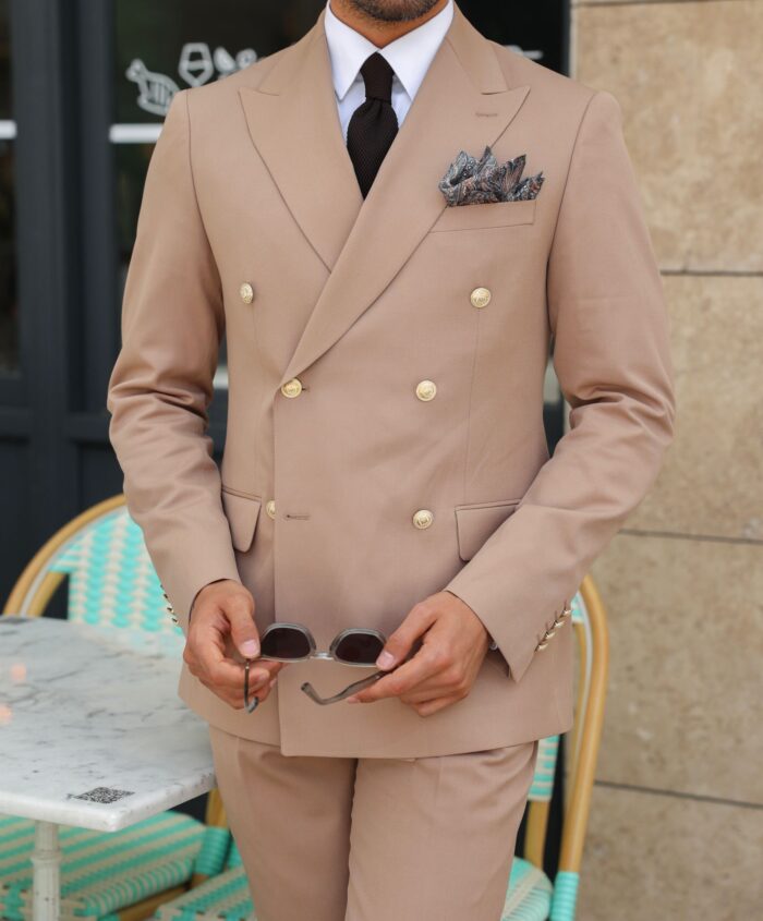 Stanley Cresent TAILORED SLIM FIT WHEAT CREAM DOUBLE BREASTED MEN’S SUIT WITH PEAK LAPELS WITH DECORATIVE GOLD BUTTONS