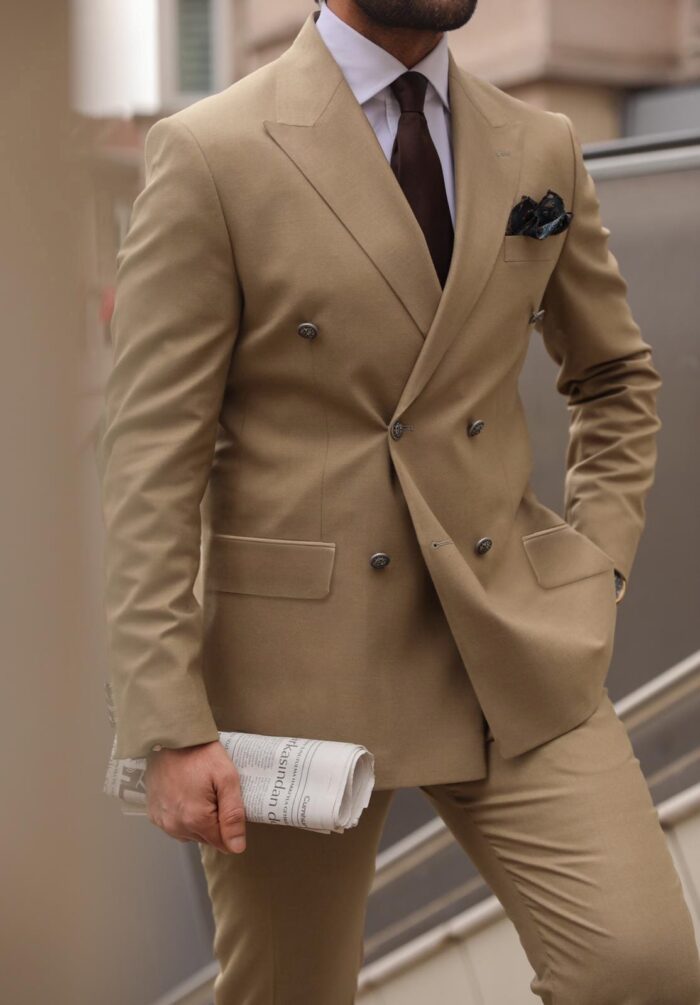 Jew's Row Slim fit light beige double breasted two piece men’s suit with peak lapels