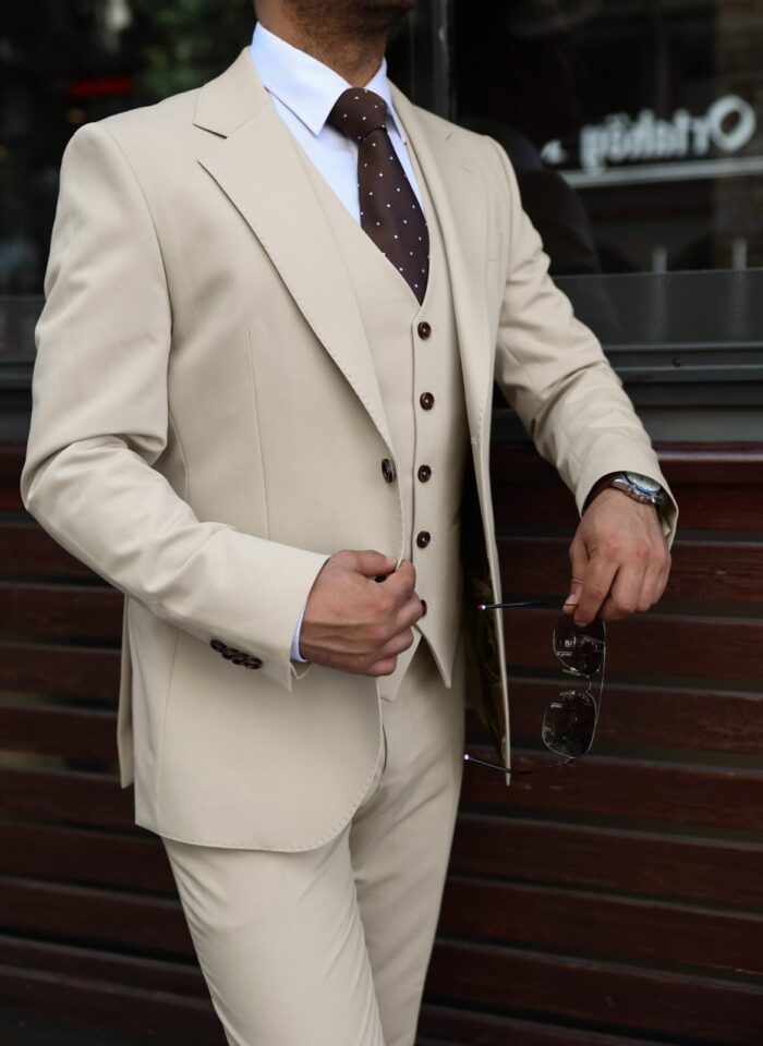 Smithfield Street SLIM FIT CREAM MEN’S THREE PIECE SUIT WITH NOTCH LAPELS